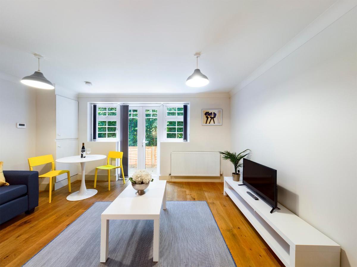 Redhill Town Centre Apartment By Livingo Экстерьер фото
