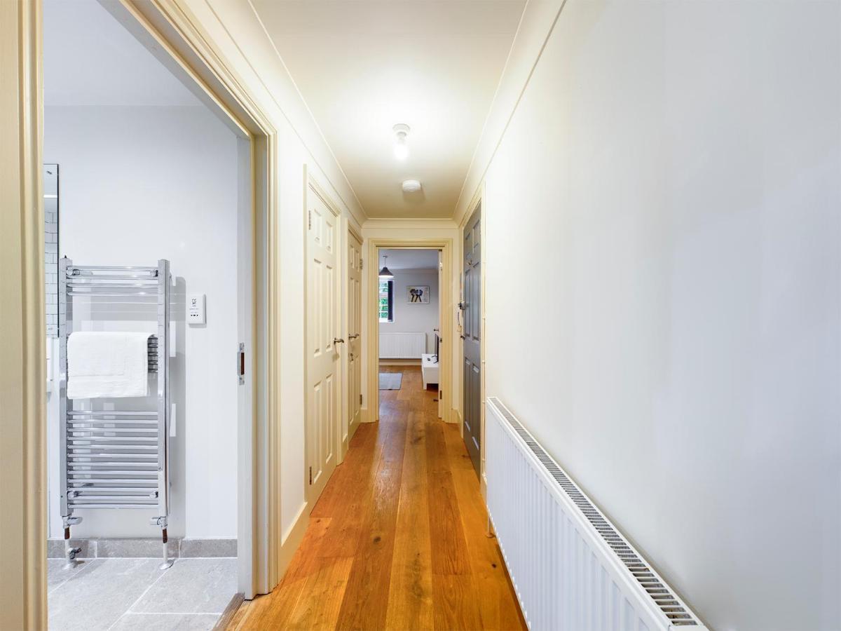 Redhill Town Centre Apartment By Livingo Экстерьер фото